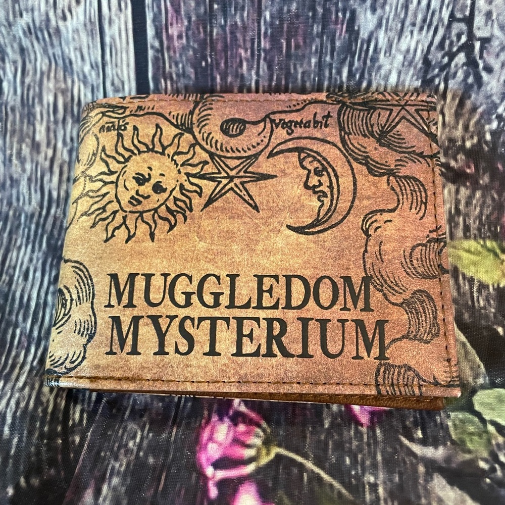 Wizarding World of Harry Potter "Muggledom Mysterium" Wallet Bi-Fold